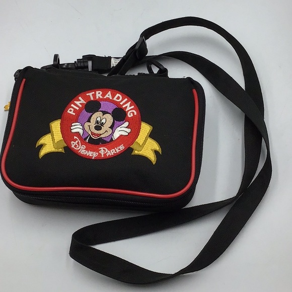 Disney Pin Trading Album Bag Disney Parks Mesh Zipper compartment Black - Picture 1 of 7